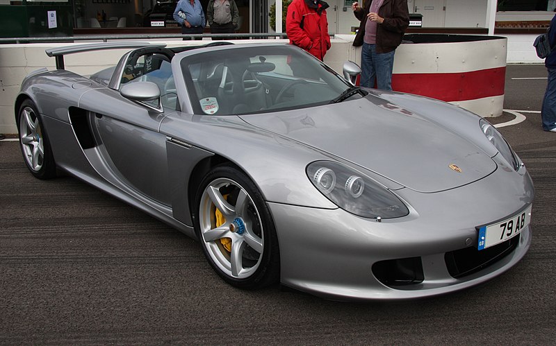 800px-Porsche_Carrera_GT_-_Goodwood_Breakfast_Club_(July_2008).jpg